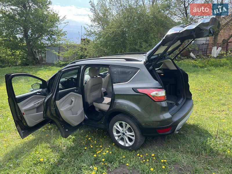 Внедорожник / Кроссовер Ford Escape 2017 в Тернополе