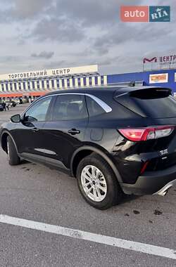 Внедорожник / Кроссовер Ford Escape 2021 в 