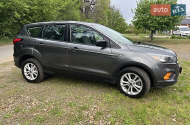 Позашляховик / Кросовер Ford Escape 2019 в 