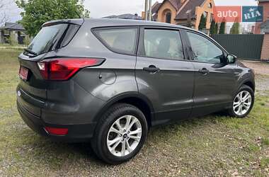 Позашляховик / Кросовер Ford Escape 2019 в 