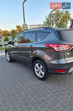 Внедорожник / Кроссовер Ford Escape 2015 в 