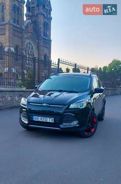 Внедорожник / Кроссовер Ford Escape 2015 в 