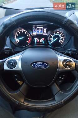 Внедорожник / Кроссовер Ford Escape 2015 в 