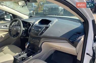 Внедорожник / Кроссовер Ford Escape 2018 в 