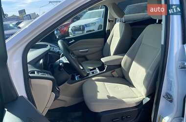 Внедорожник / Кроссовер Ford Escape 2018 в 