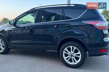 Внедорожник / Кроссовер Ford Escape 2016 в 