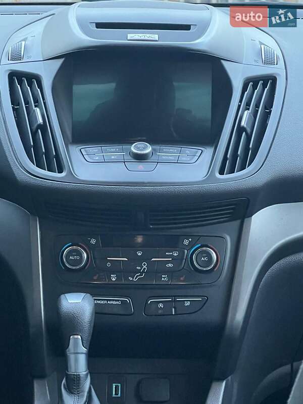 Внедорожник / Кроссовер Ford Escape 2016 в Днепре