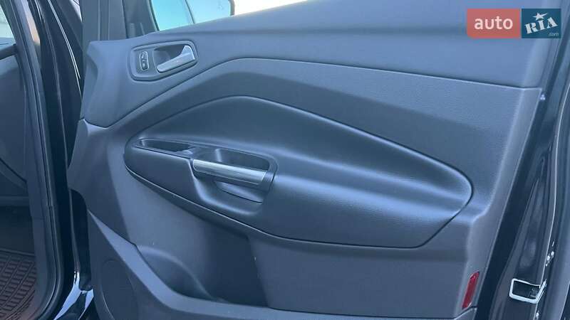 Внедорожник / Кроссовер Ford Escape 2016 в Днепре