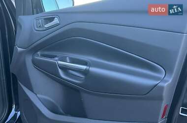 Внедорожник / Кроссовер Ford Escape 2016 в 