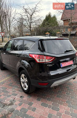 Внедорожник / Кроссовер Ford Escape 2015 в 