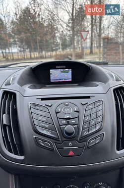 Внедорожник / Кроссовер Ford Escape 2015 в 