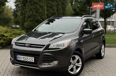 Позашляховик / Кросовер Ford Escape 2015 в 