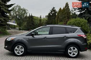 Позашляховик / Кросовер Ford Escape 2015 в 