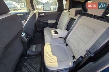 Позашляховик / Кросовер Ford Escape 2020 в 