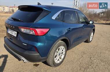 Позашляховик / Кросовер Ford Escape 2020 в 