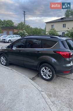 Позашляховик / Кросовер Ford Escape 2019 в 