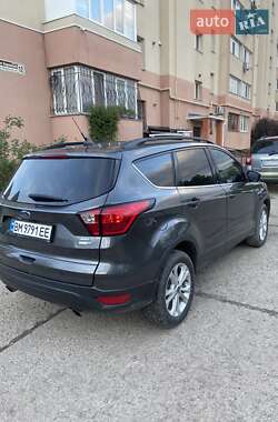 Позашляховик / Кросовер Ford Escape 2019 в 