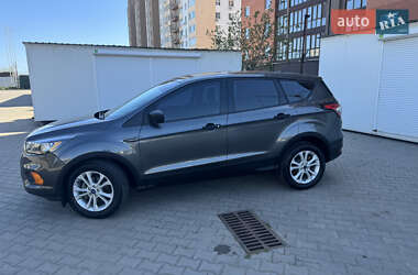 Внедорожник / Кроссовер Ford Escape 2018 в 