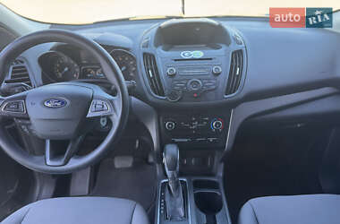 Внедорожник / Кроссовер Ford Escape 2018 в 
