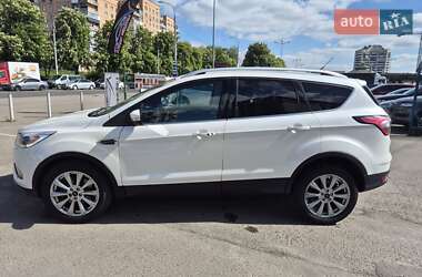 Внедорожник / Кроссовер Ford Escape 2016 в 