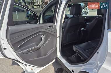 Внедорожник / Кроссовер Ford Escape 2016 в 
