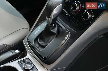 Внедорожник / Кроссовер Ford Escape 2015 в 