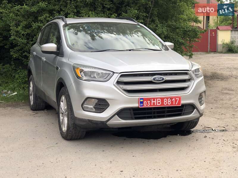 Позашляховик / Кросовер Ford Escape 2016 в Львові