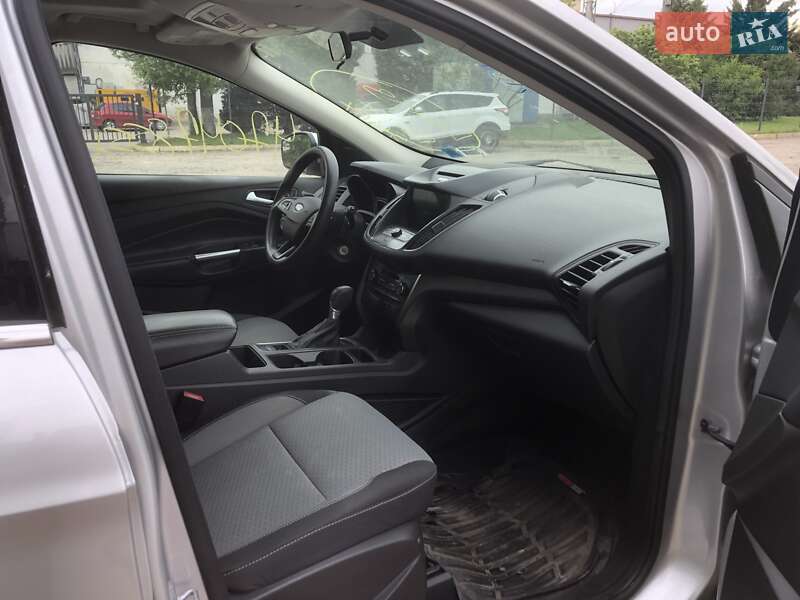 Позашляховик / Кросовер Ford Escape 2016 в Львові