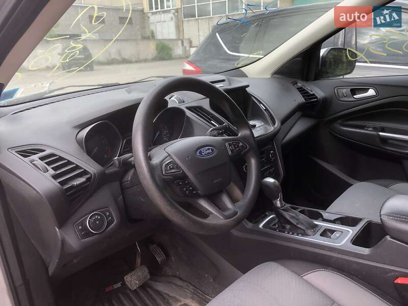 Позашляховик / Кросовер Ford Escape 2016 в Львові