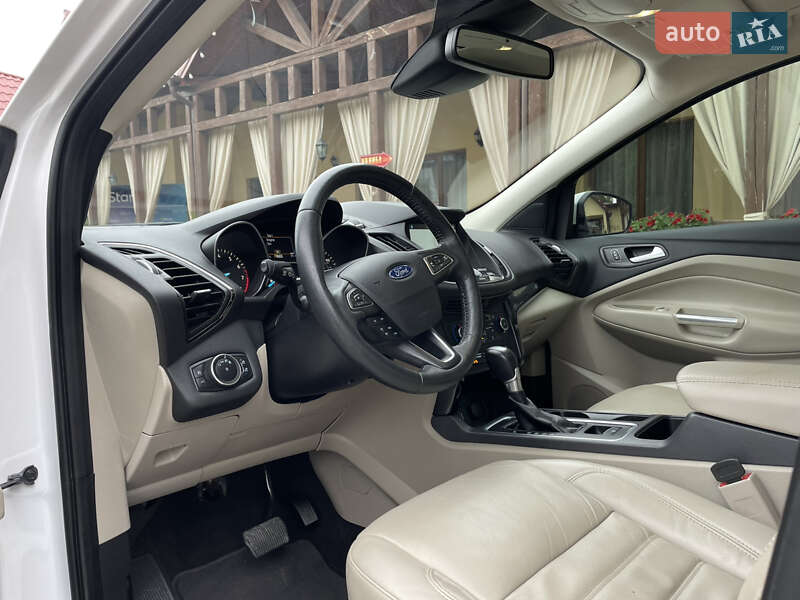 Позашляховик / Кросовер Ford Escape 2017 в Івано-Франківську