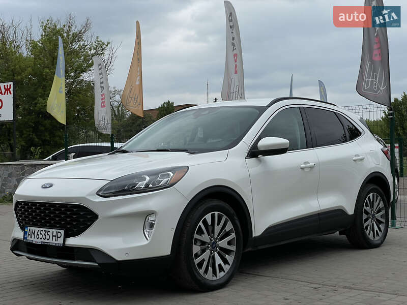 Внедорожник / Кроссовер Ford Escape 2021 в 