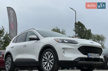 Внедорожник / Кроссовер Ford Escape 2021 в 