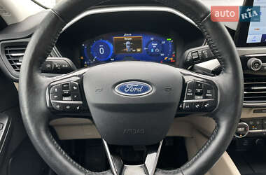 Внедорожник / Кроссовер Ford Escape 2021 в 