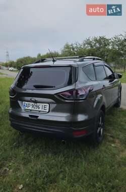 Внедорожник / Кроссовер Ford Escape 2014 в 