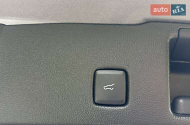 Позашляховик / Кросовер Ford Escape 2023 в 