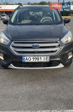 Внедорожник / Кроссовер Ford Escape 2017 в Ужгороде