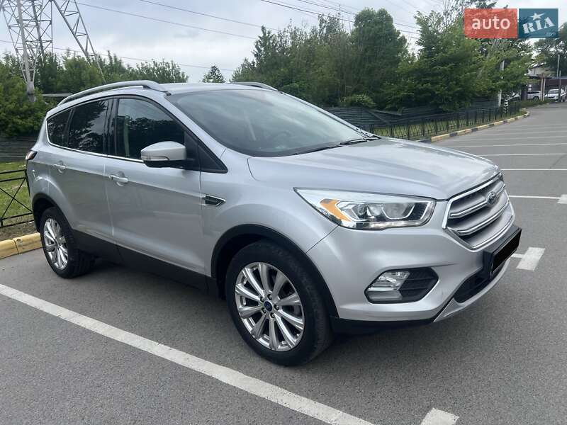 Внедорожник / Кроссовер Ford Escape 2017 в Киеве
