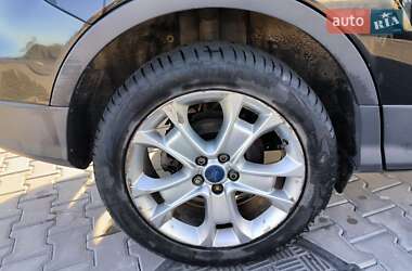 Внедорожник / Кроссовер Ford Escape 2015 в 