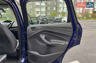 Внедорожник / Кроссовер Ford Escape 2014 в 