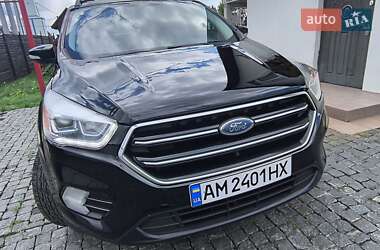 Внедорожник / Кроссовер Ford Escape 2017 в 