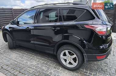 Внедорожник / Кроссовер Ford Escape 2017 в 