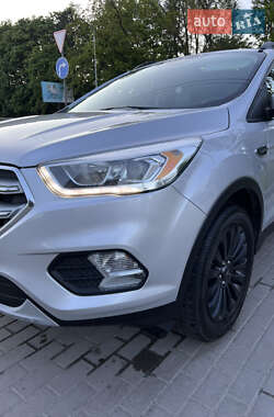 Позашляховик / Кросовер Ford Escape 2017 в Тернополі