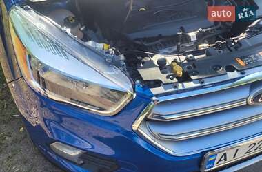 Внедорожник / Кроссовер Ford Escape 2016 в 