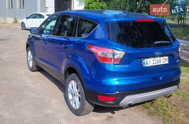 Внедорожник / Кроссовер Ford Escape 2016 в 