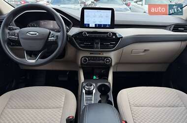 Внедорожник / Кроссовер Ford Escape 2020 в 