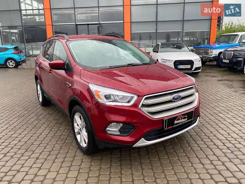 Позашляховик / Кросовер Ford Escape 2016 в 