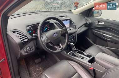 Позашляховик / Кросовер Ford Escape 2016 в 