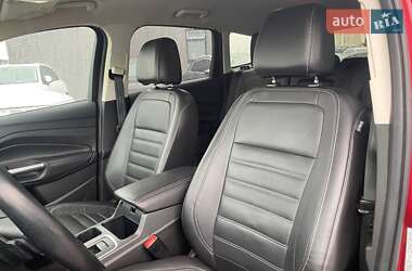 Позашляховик / Кросовер Ford Escape 2016 в 