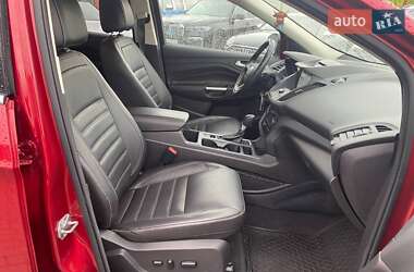 Позашляховик / Кросовер Ford Escape 2016 в 