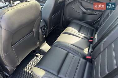 Позашляховик / Кросовер Ford Escape 2017 в 